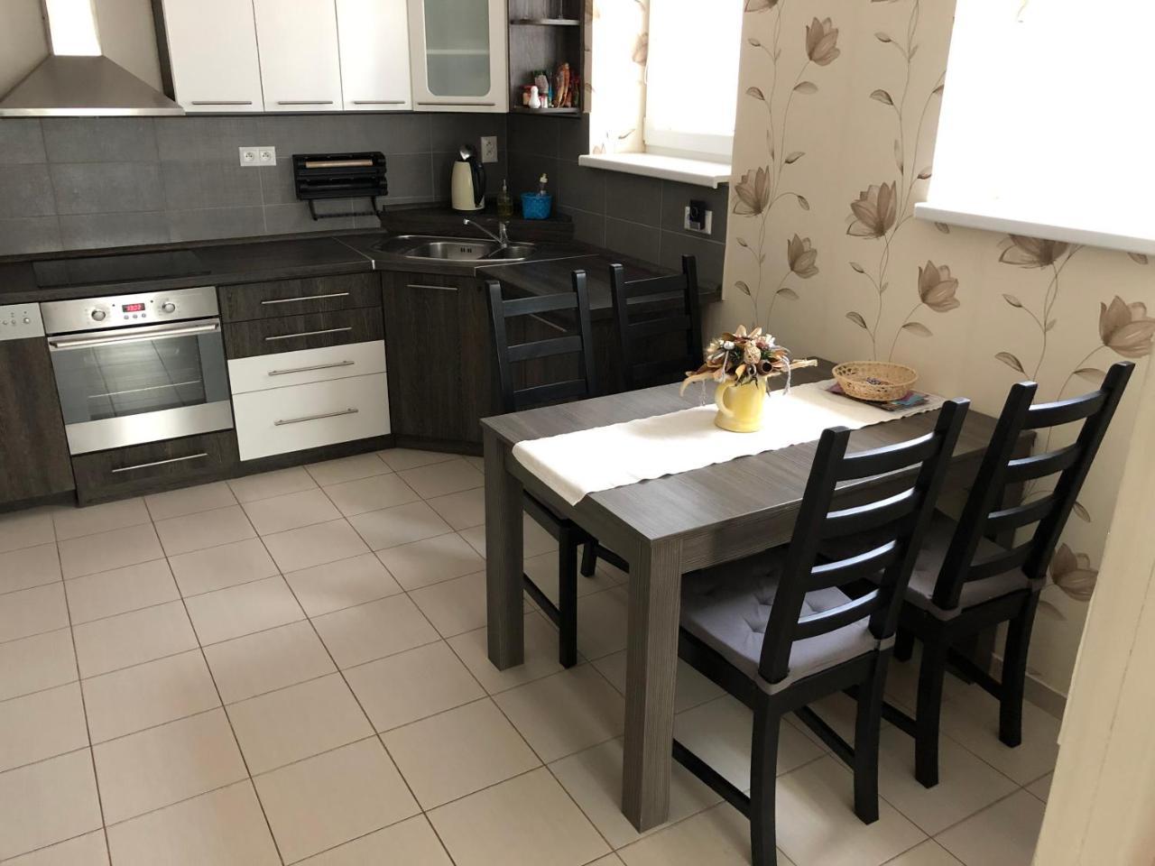 Apartmany Diana Дунайска-Стреда Экстерьер фото